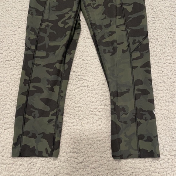 Lululemon Fast and Free Crop II 19" *Non-Reflective size 4 green camo - Picture 3 of 7